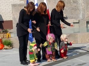 Namenu predali obnovljeno križišče in novo trško ploščad