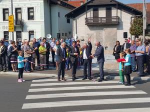 Namenu predali obnovljeno križišče in novo trško ploščad