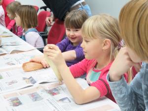 Delavnice na Trebelnem: Izdelki iz ličkanja