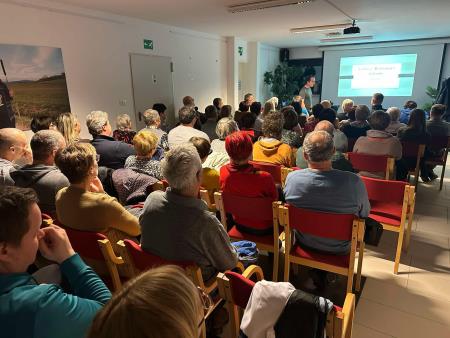 e935c611-eeab-4612-9baa-b57057cedd4f