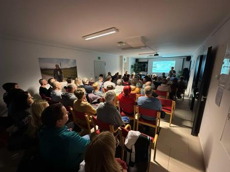 fce69be7-8259-4042-9c3c-cb594695cb64